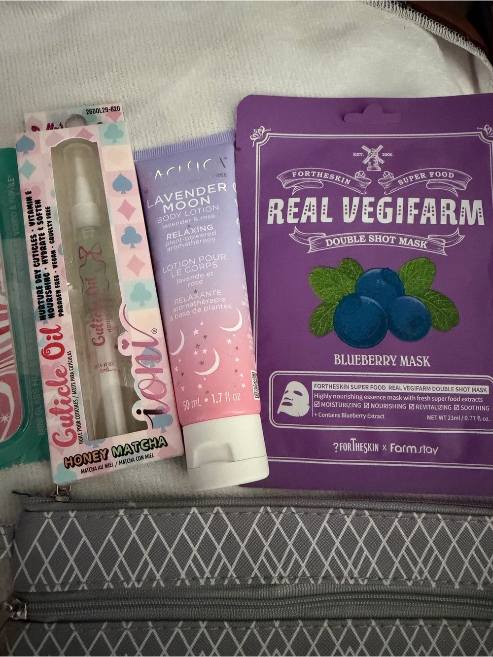 Bath & Body Gift Set  8 pieces! Makeup bag included - Picture 5 of 8